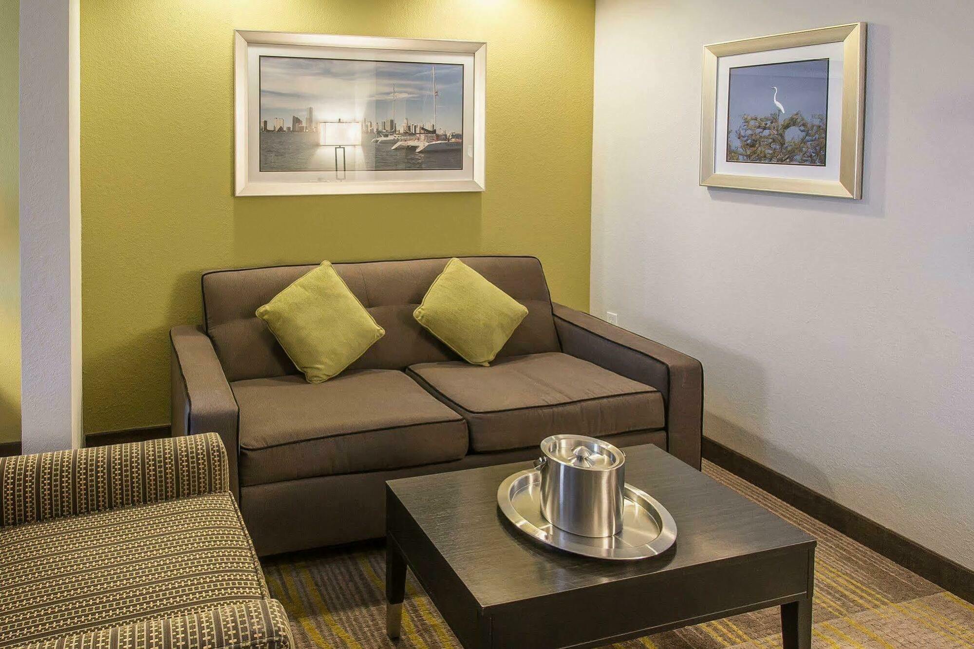 Comfort Suites Miami Airport North Exteriör bild